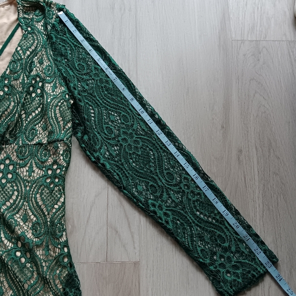 Venus Lace Long Sleeve Plunging V-neck Top Green Nude Large - Picture 10 of 13